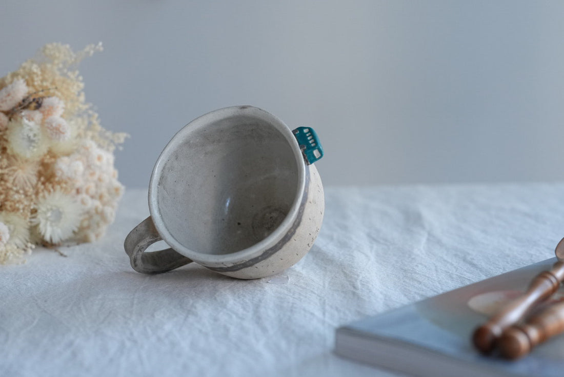 Akemi Suzuki 鈴木明美 - Road Collection Mug - Blue Car AS22