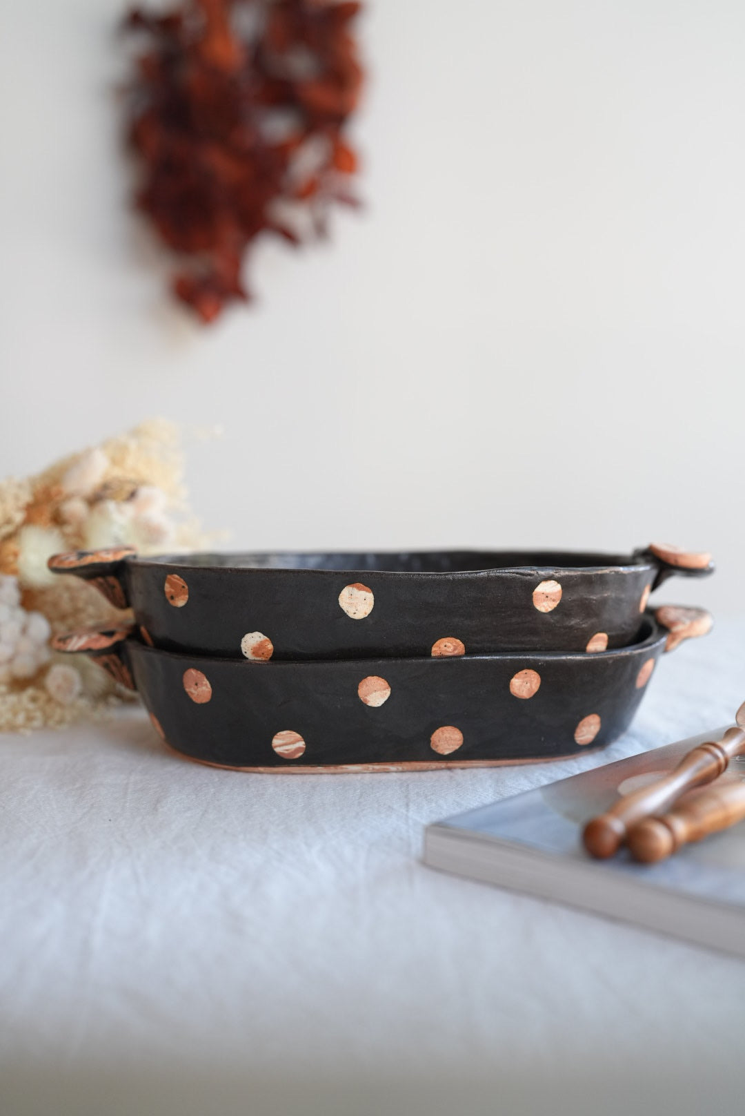 Akemi Suzuki 鈴木明美 - Dots Oval Baking Bowl - Large AS08