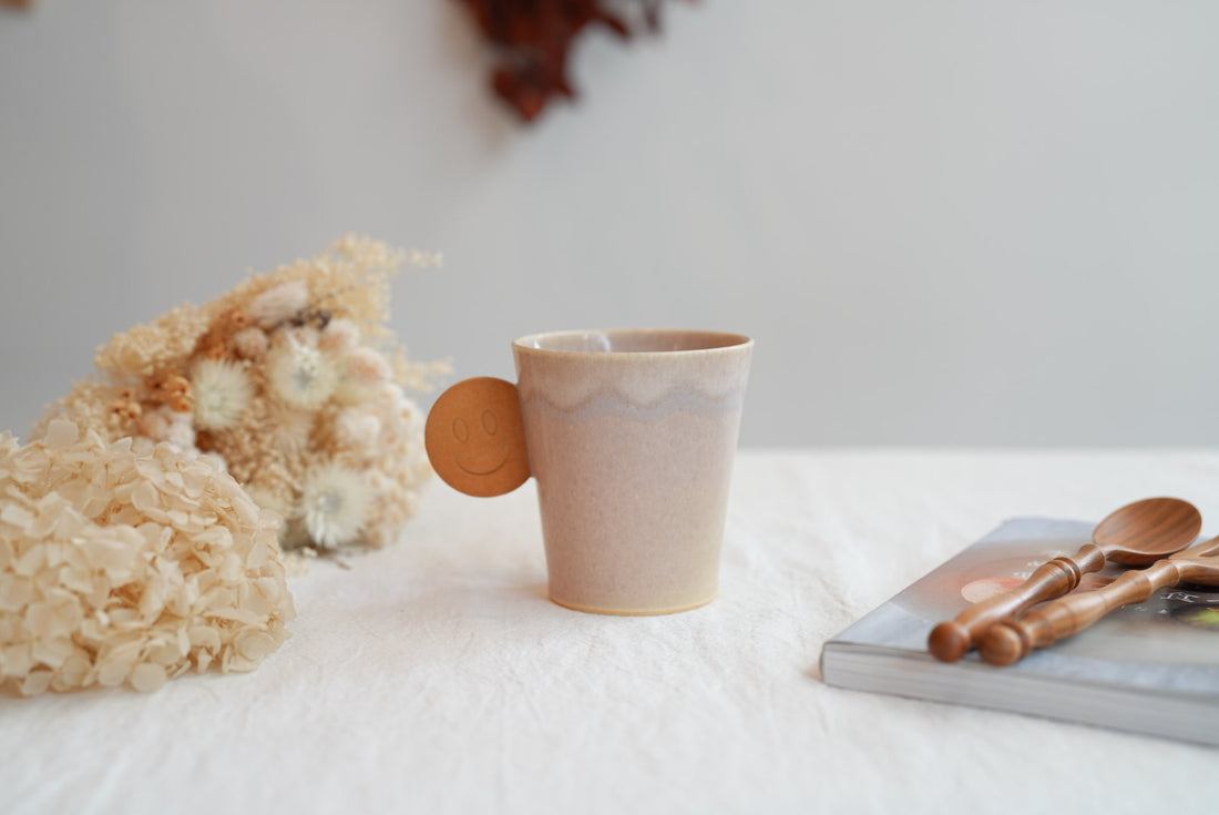 TAMA10- Cookie Handle Mug - Peach & Smile TA14
