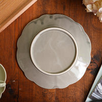 Atelier Gyuusha Medium Floral Shape Round Plate