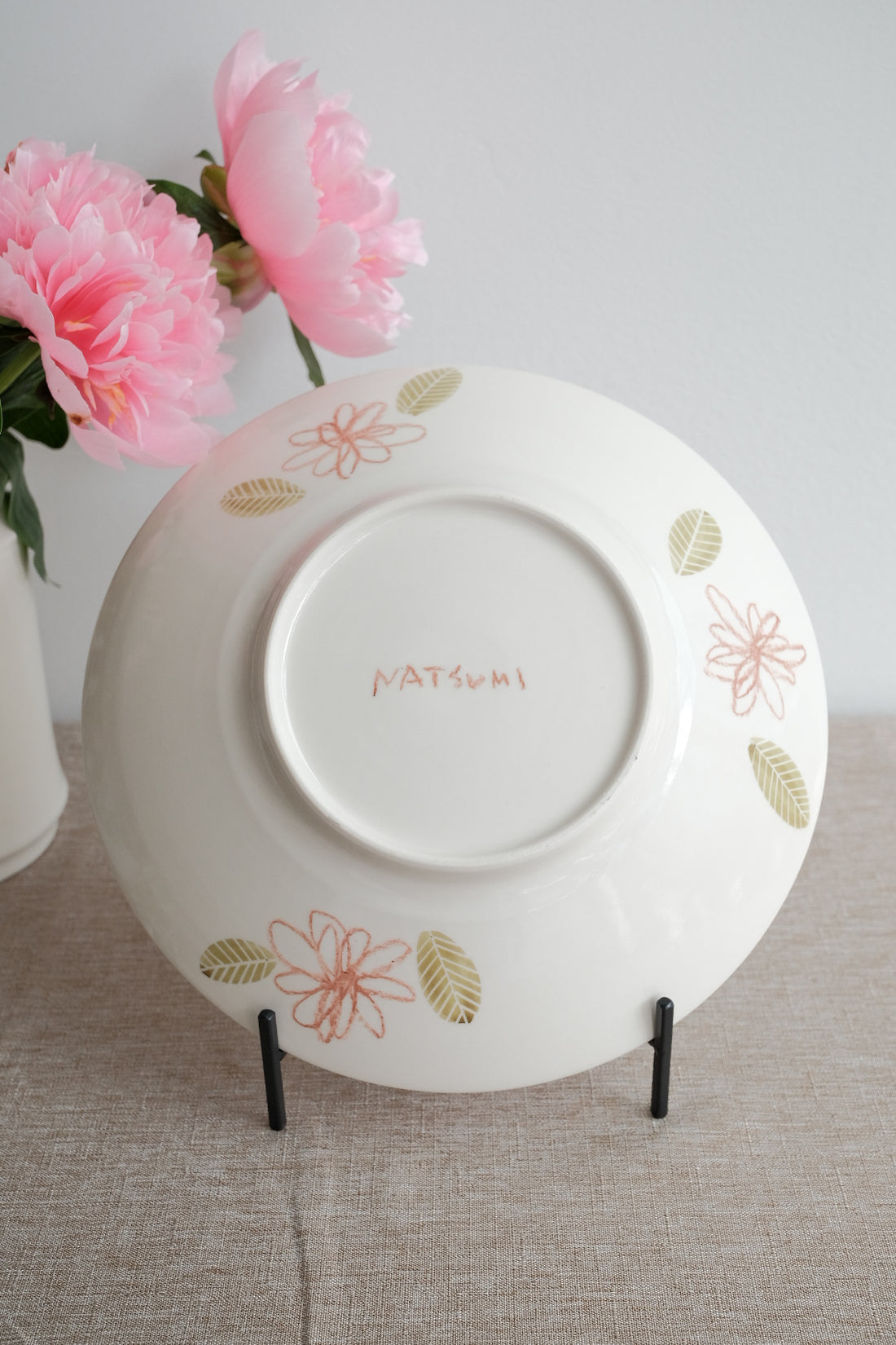 Natsumi Iino 飯野夏實 Large Plate - Crayon Painting NI015