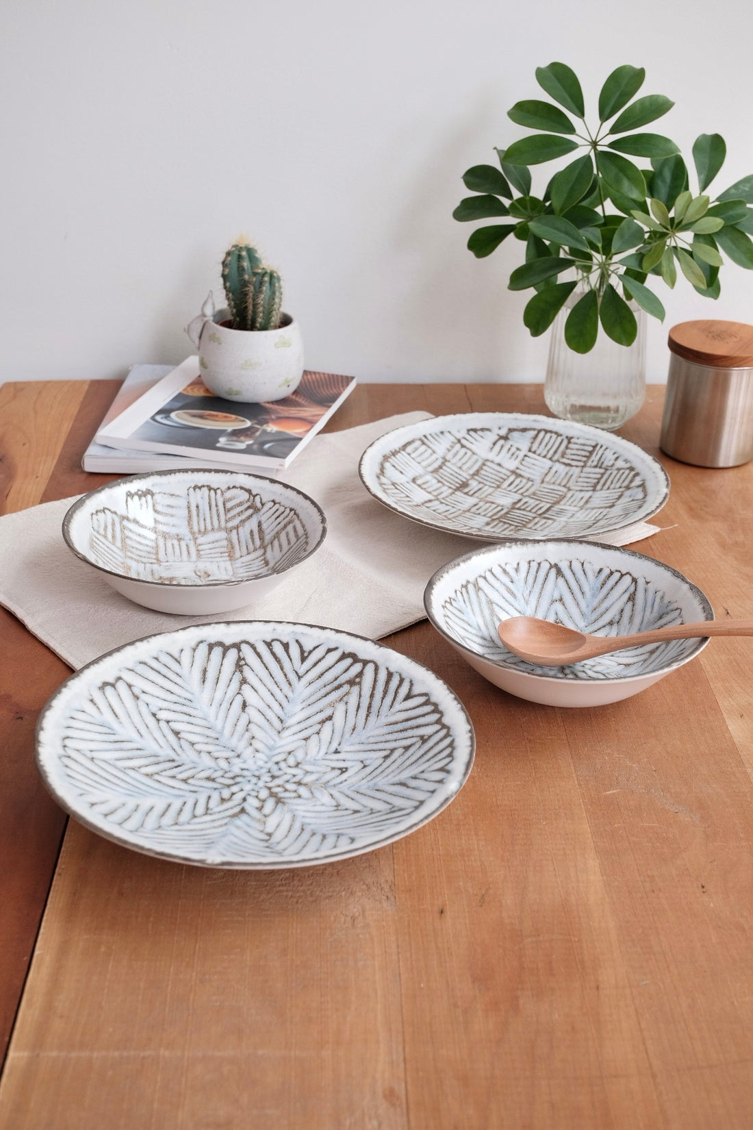 Mino Ware Elegant Hand-painted Collection