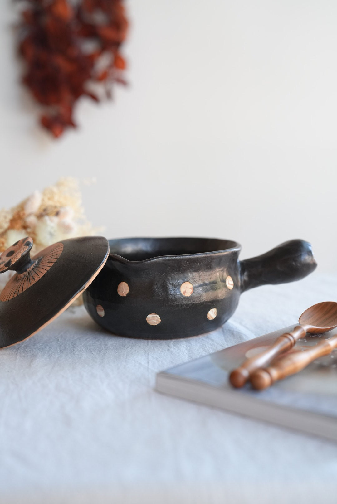 Akemi Suzuki 鈴木明美 - Dots Clay Pot with Handle AS06