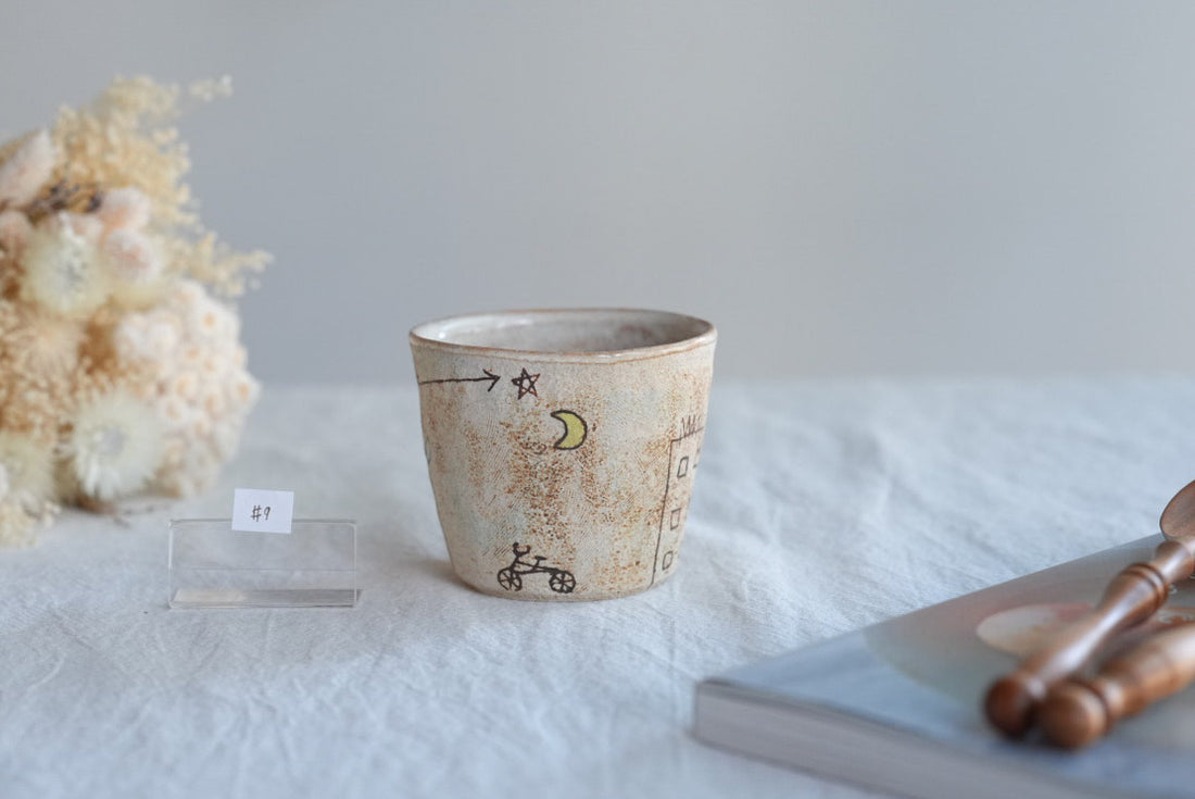 Akemi Suzuki 鈴木明美 - White Wall Collection Free Cup AS25
