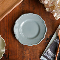 Atelier Gyuusha Small Floral Shape Round Plate