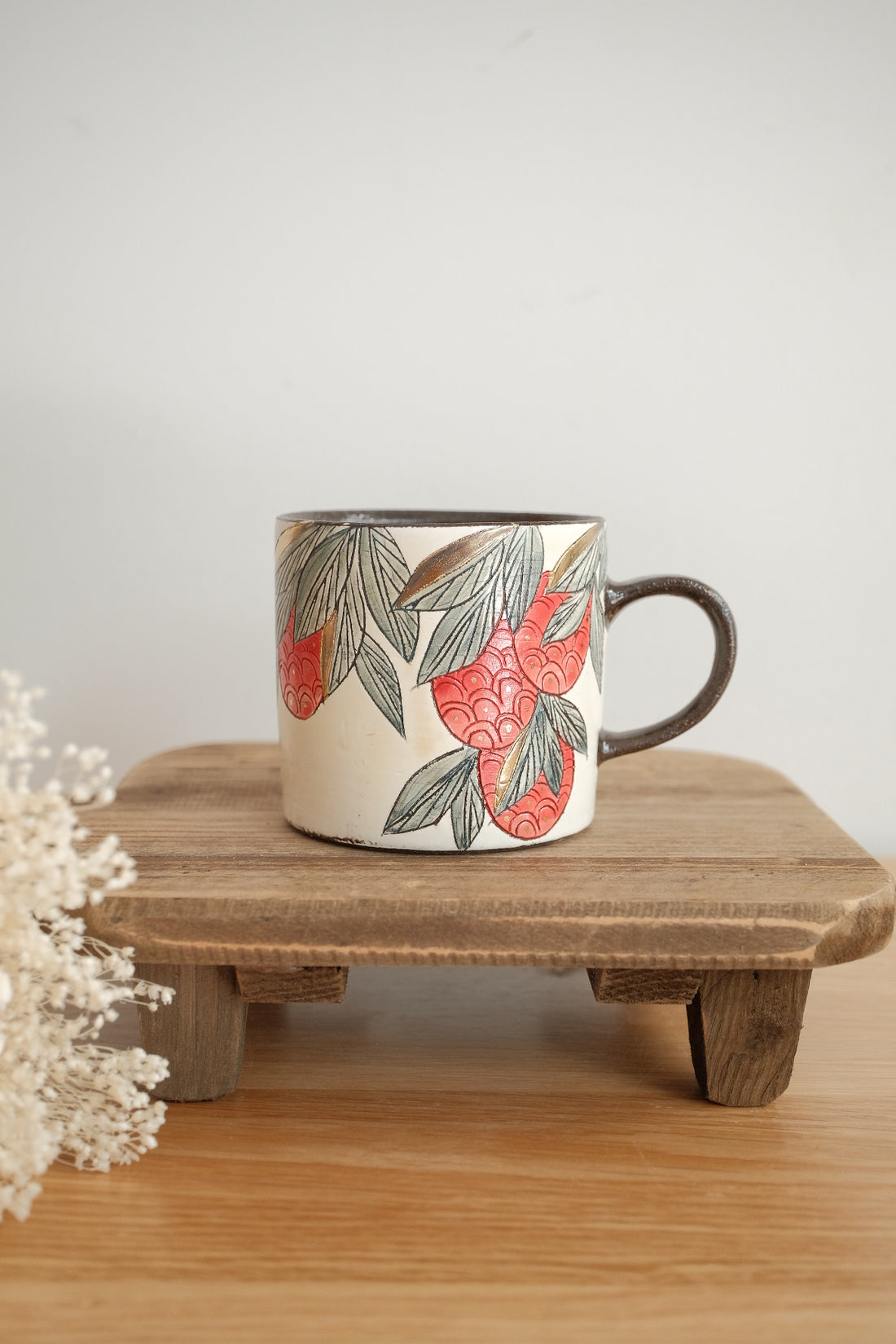 Cool Banana Black Pottery with Gold Detailing Mug with Lid