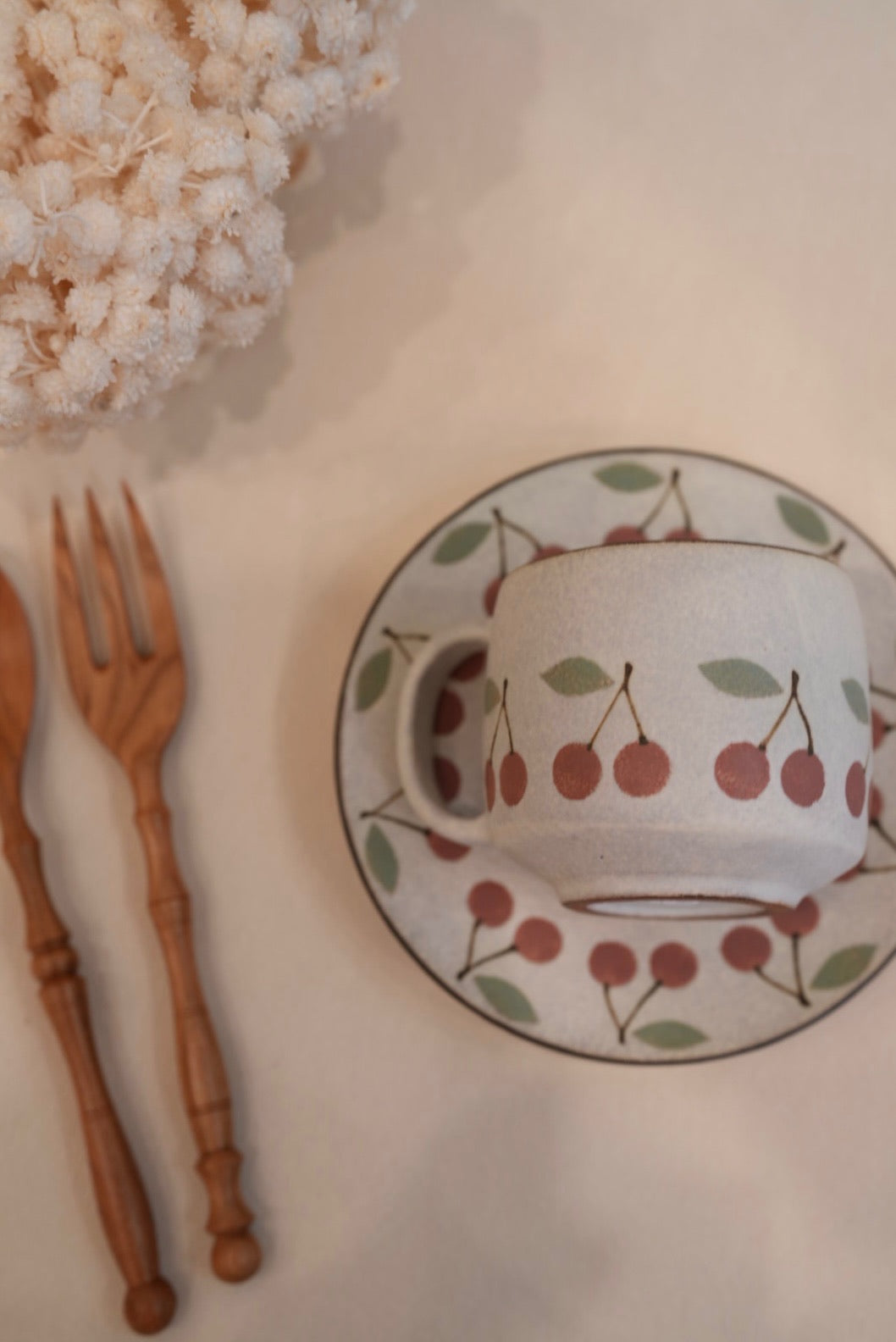 Kei Mitsumochi ミツ持啓 Cherry Mug with Saucer - Red  KM13