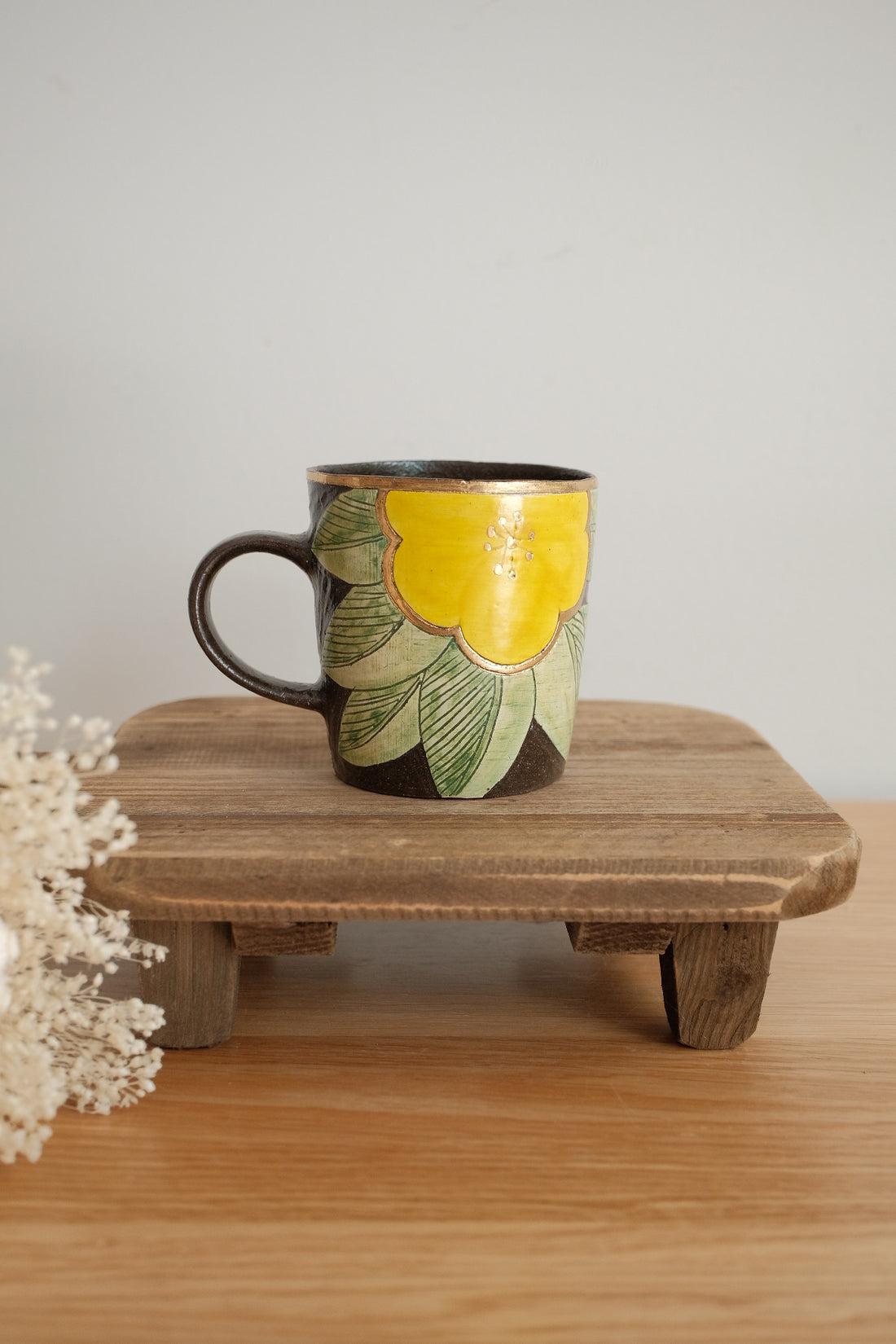 Cool Banana Black Pottery with Gold Detailing Mug - Flower