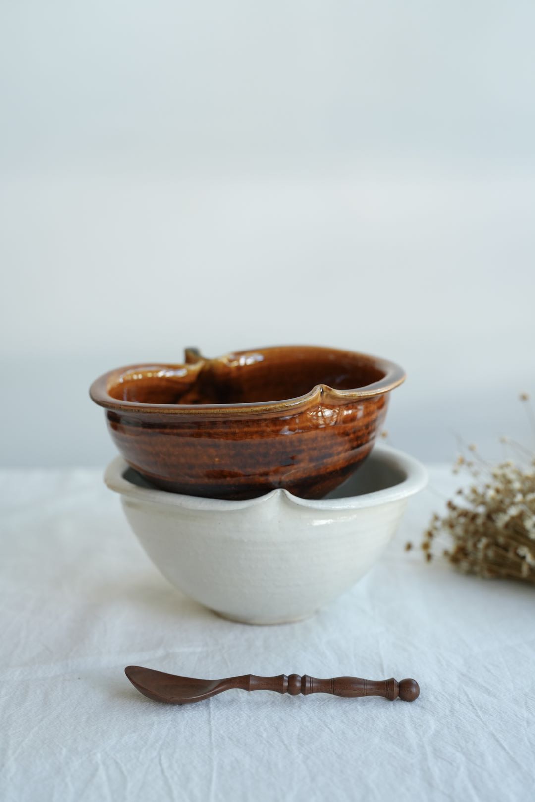 Hirokazu Furutani 古谷浩一 - Brown Apple Shaped 19cm Bowl HF05