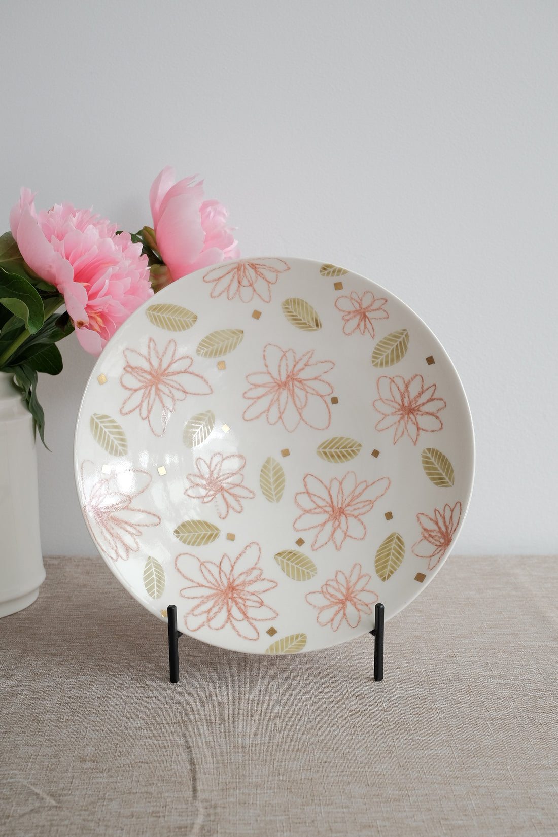 Natsumi Iino 飯野夏實 Large Plate - Crayon Painting NI015