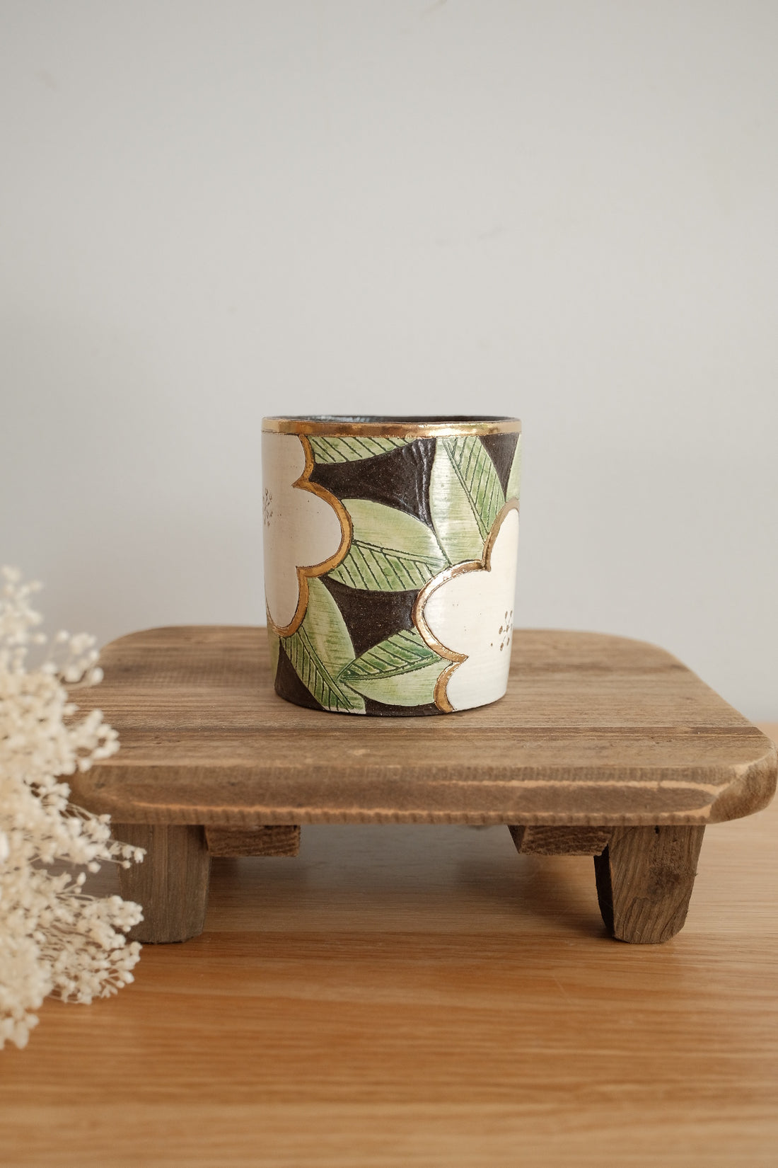 Cool Banana Black Pottery with Gold Detailing Mug - Flower