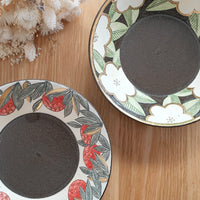 Cool Banana Black Pottery with Gold Detailing Round Deep Plate