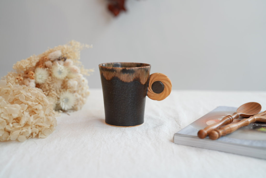 TAMA10- Cookie Handle Mug - Black & Chocolate Filling TA17