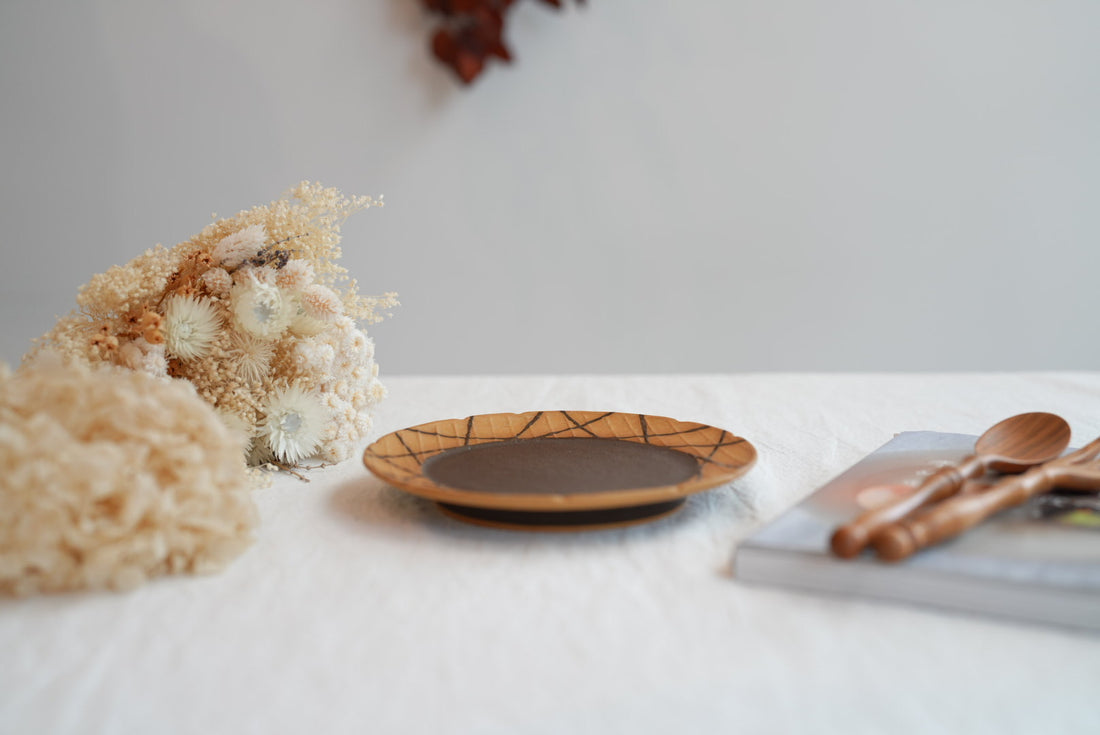 TAMA10- Waffle Cone Plate - Chocolate Syrup TA03