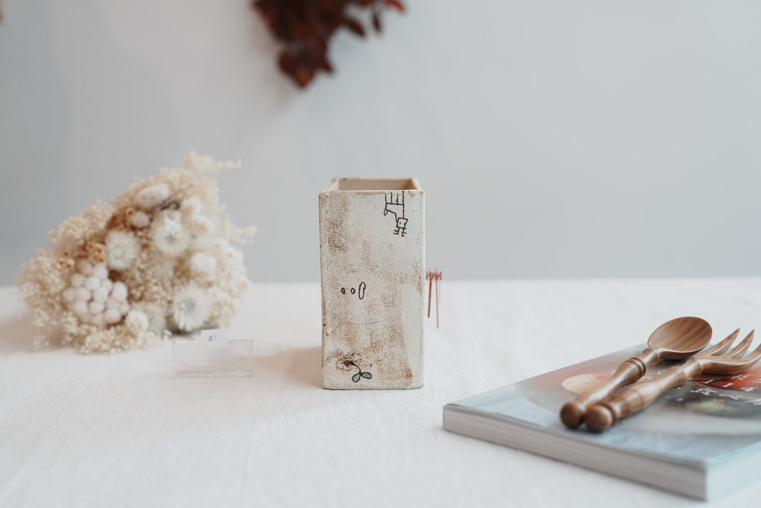 Akemi Suzuki 鈴木明美 - White Wall Collection Clock AS23