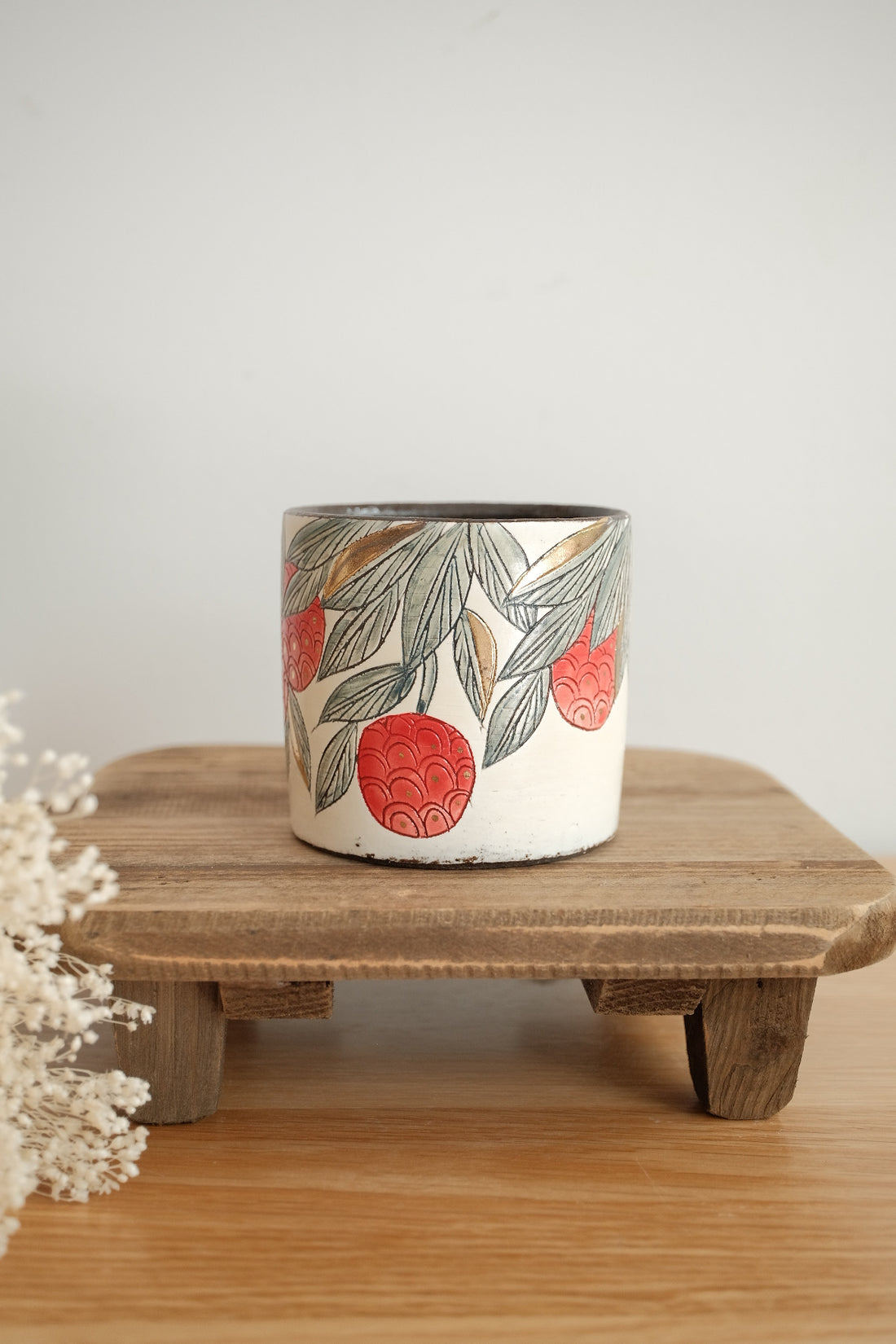 Cool Banana Black Pottery with Gold Detailing Mug with Lid