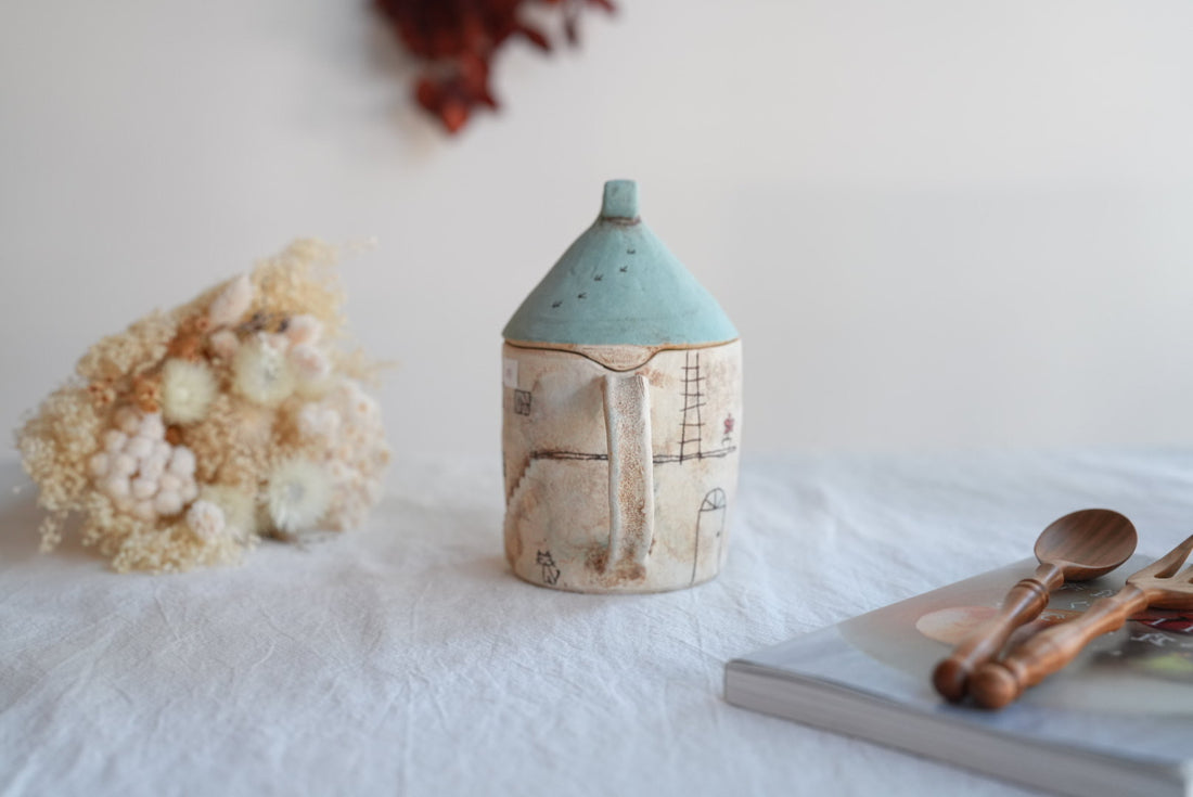 Akemi Suzuki 鈴木明美 - White Wall Collection Teapot AS24