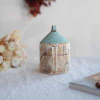 Akemi Suzuki 鈴木明美 - White Wall Collection Teapot AS24