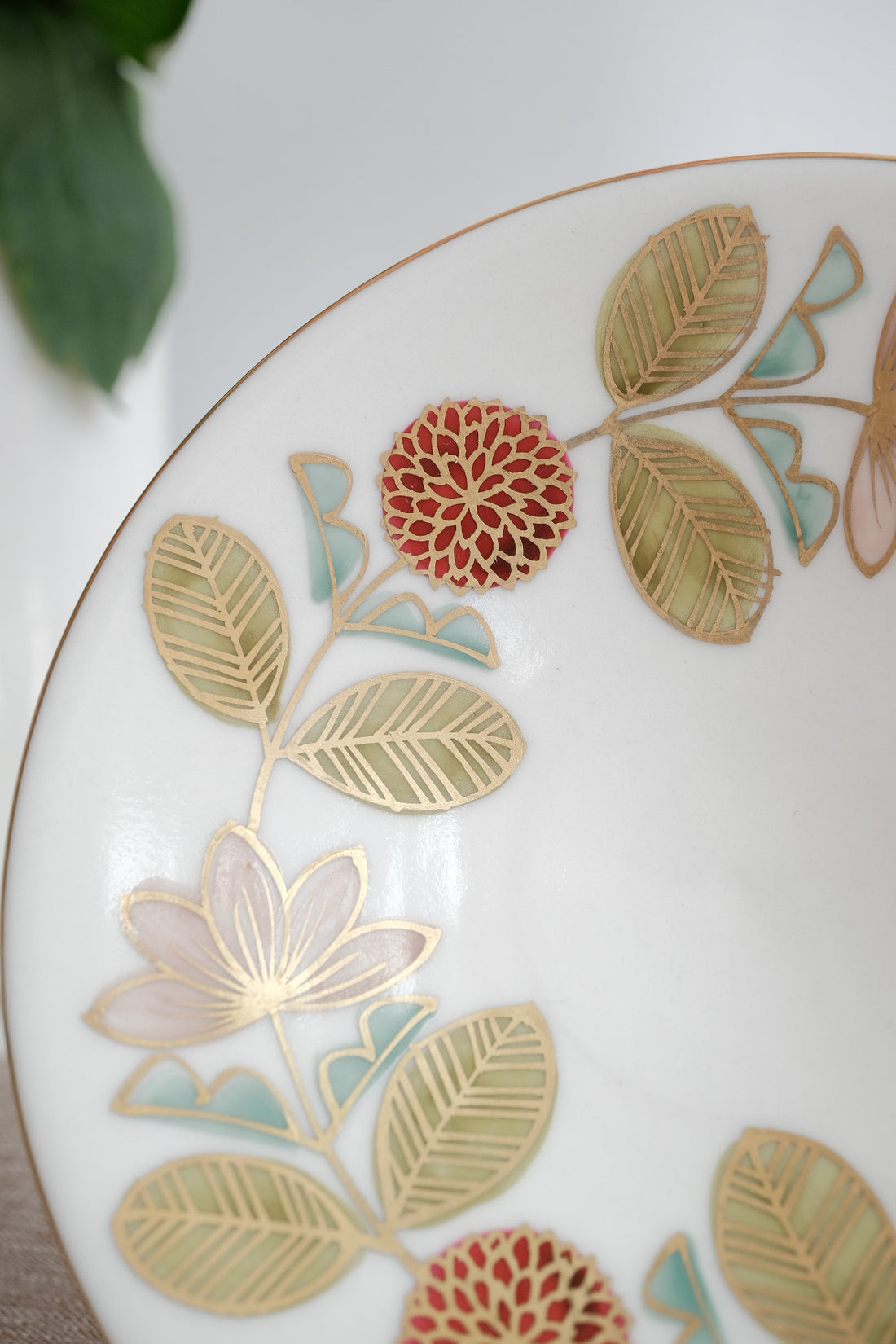Natsumi Iino 飯野夏實 Gold Decor Small Plate - Dahlia NI002b