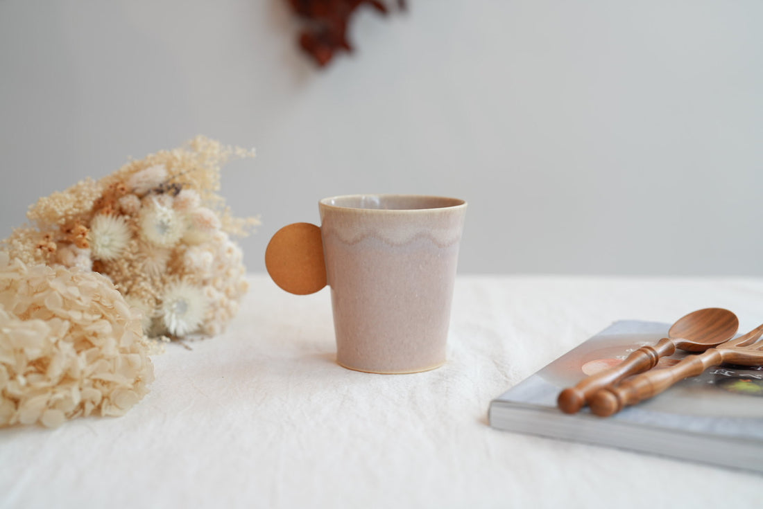 TAMA10- Cookie Handle Mug - Peach & White Chocolate Syrup TA13