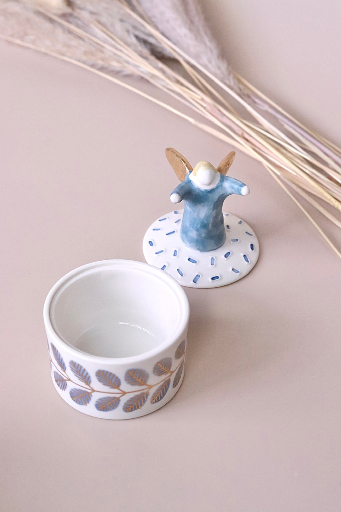 Natsumi Iino 飯野夏實 Container Box - Angel NI014