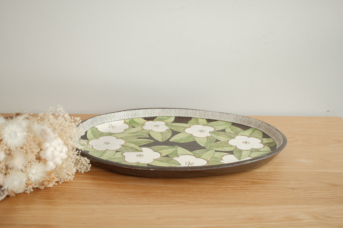 Cool Banana Black Pottery with Gold Detailing Large Oval Serving Plate