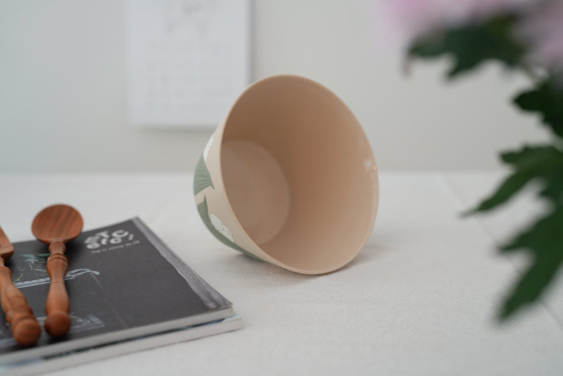 Shirogarasu Studio White Tulip Small Bowl
