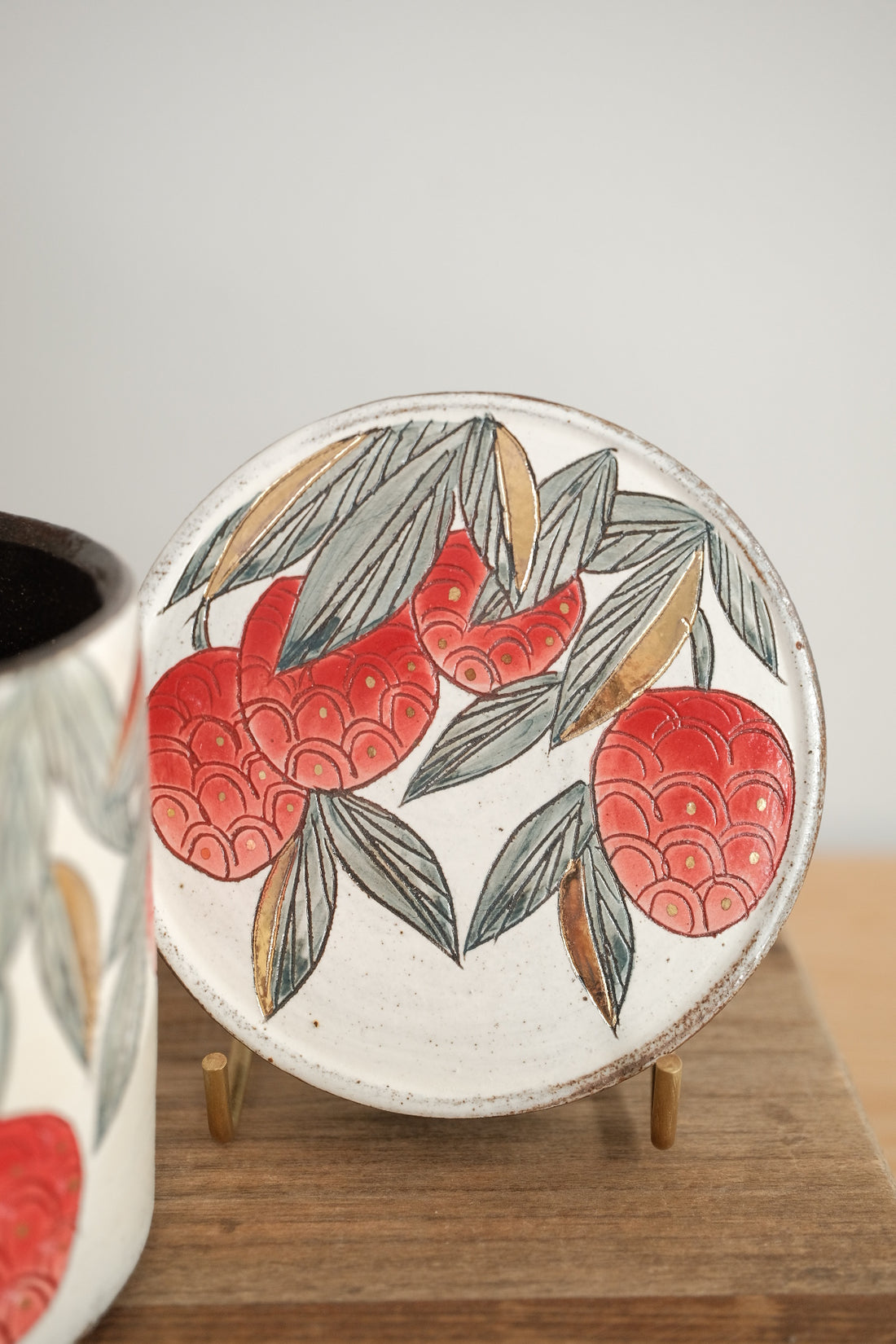 Cool Banana Black Pottery with Gold Detailing Mug with Lid