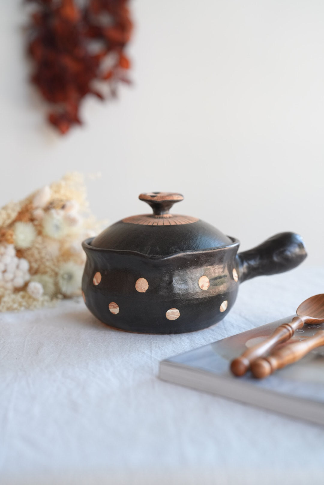 Akemi Suzuki 鈴木明美 - Dots Clay Pot with Handle AS06