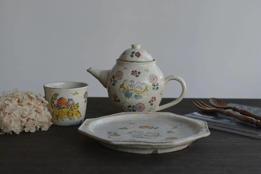 TATA Pottery Studio 田中大輝 & 田边桂- Slip Teapot TP20 #2