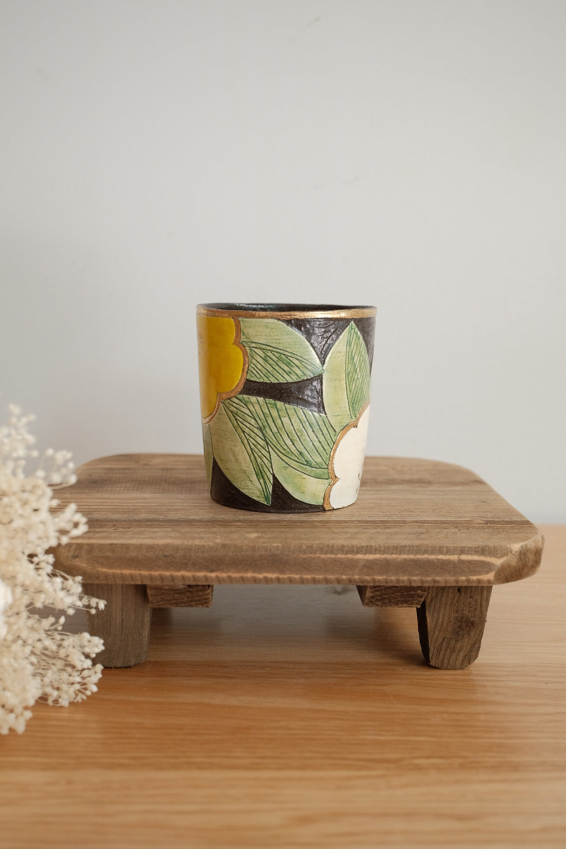 Cool Banana Black Pottery with Gold Detailing Mug - Flower