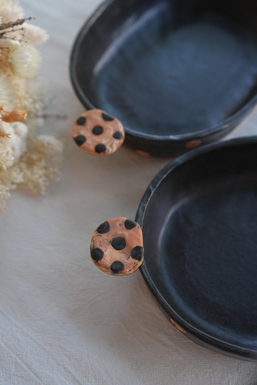 Akemi Suzuki 鈴木明美 - Dots Oval Baking Bowl - Large AS08