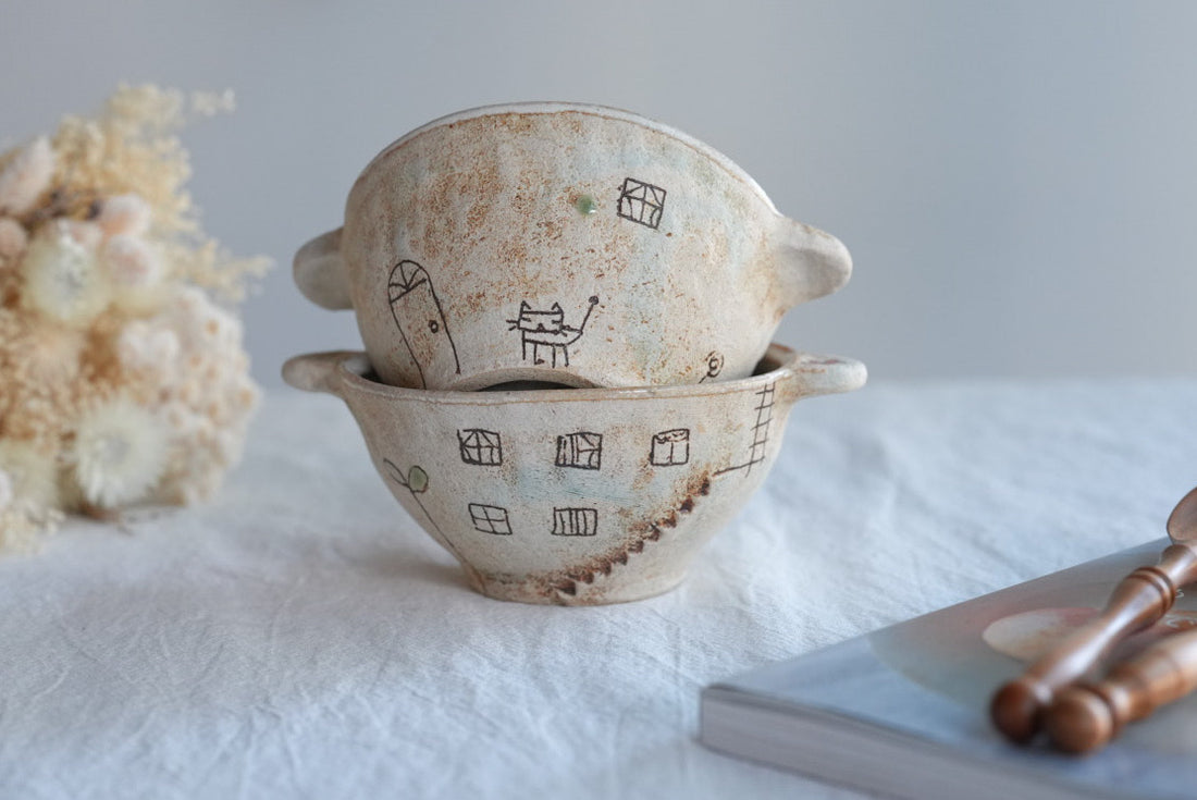 Akemi Suzuki 鈴木明美 - White Wall Double Handled Bowl AS09