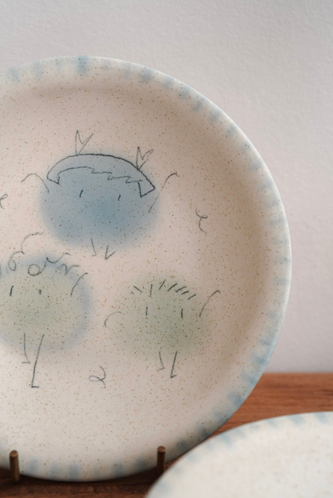 Zing Studio Hand-made Round Plate - Large Face