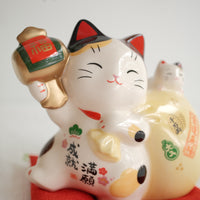 薬師窯 Maneki Neko Lucky Cat Ornament - Fortune Bag