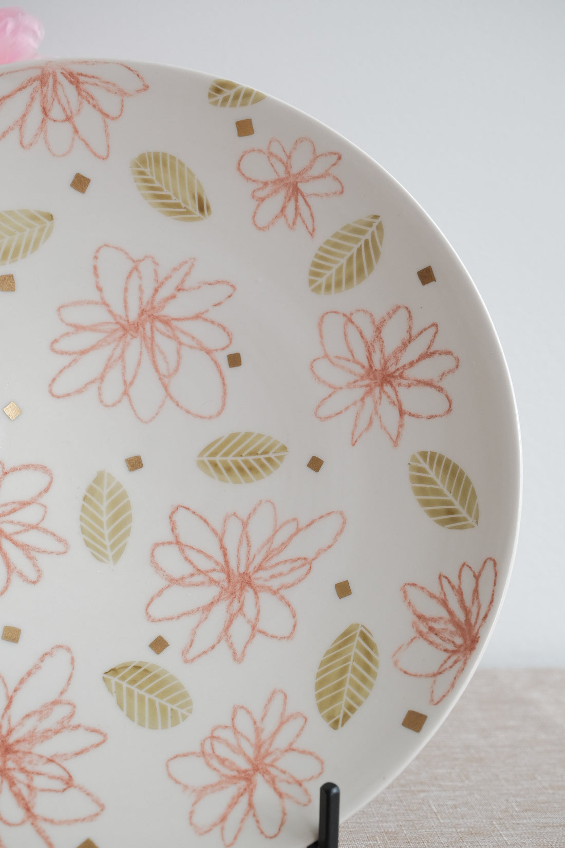 Natsumi Iino 飯野夏實 Large Plate - Crayon Painting NI015