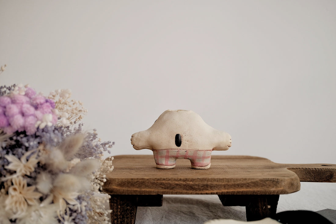 Harunyaaa 新矢春菜 - Flower Vase - Dog with Pink Check Shorts HY16-3