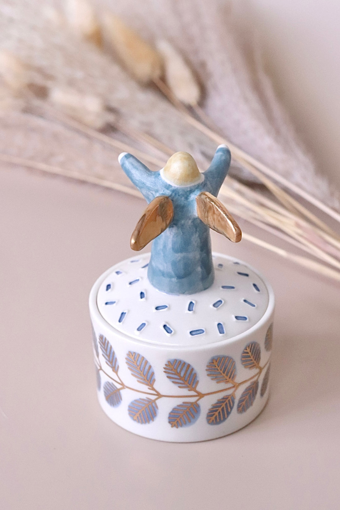 Natsumi Iino 飯野夏實 Container Box - Angel NI014