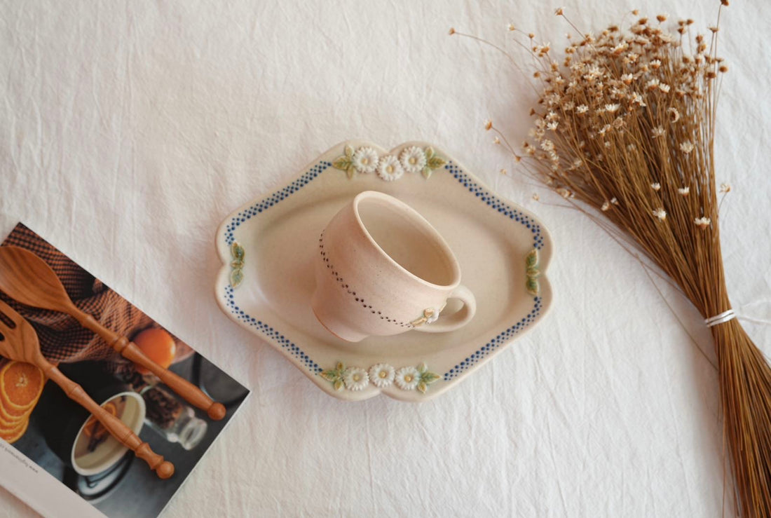谷口なづみ Blue Flower Embossed Ceramic Oval Plate
