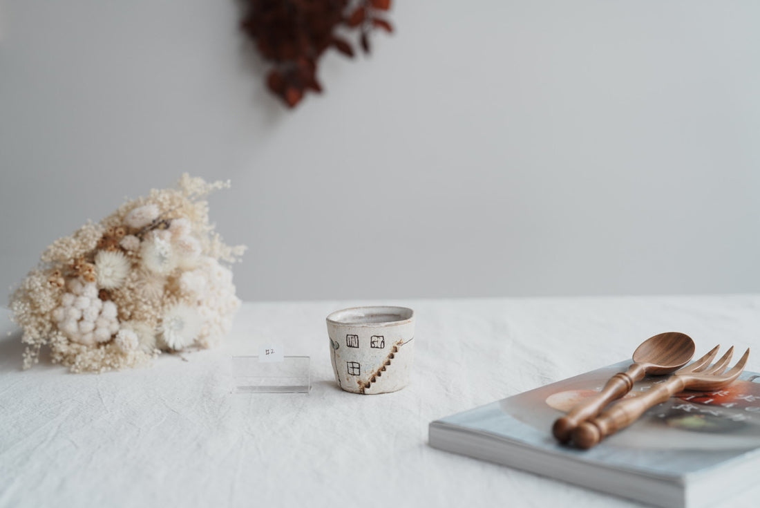 Akemi Suzuki 鈴木明美 - White Wall Tea/Sake Cup AS04