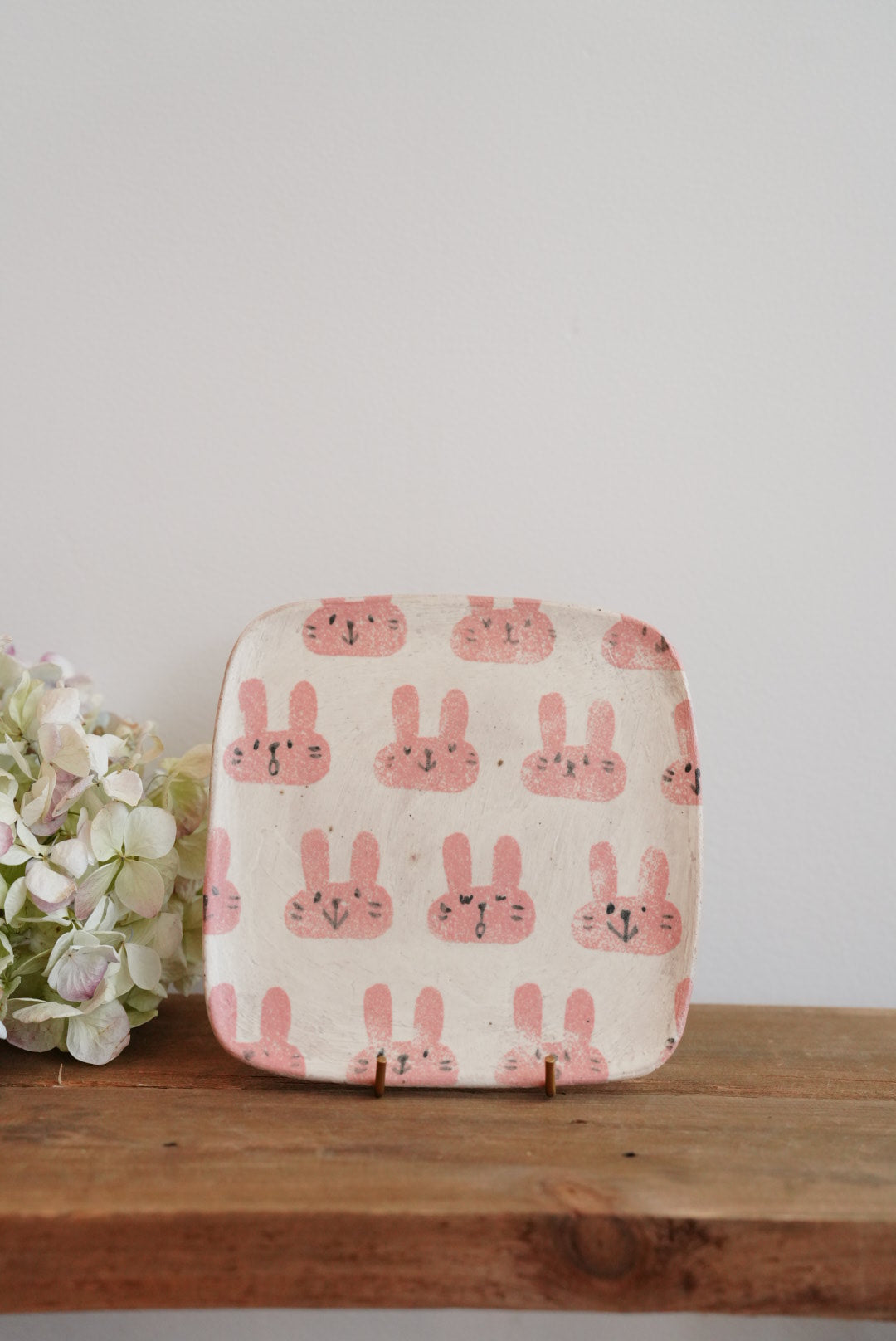 Tomotaro 岡村友太郎 - Rabbit Square Plate