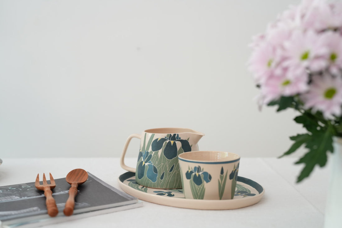 Shirogarasu Studio Iris Coffee Jug