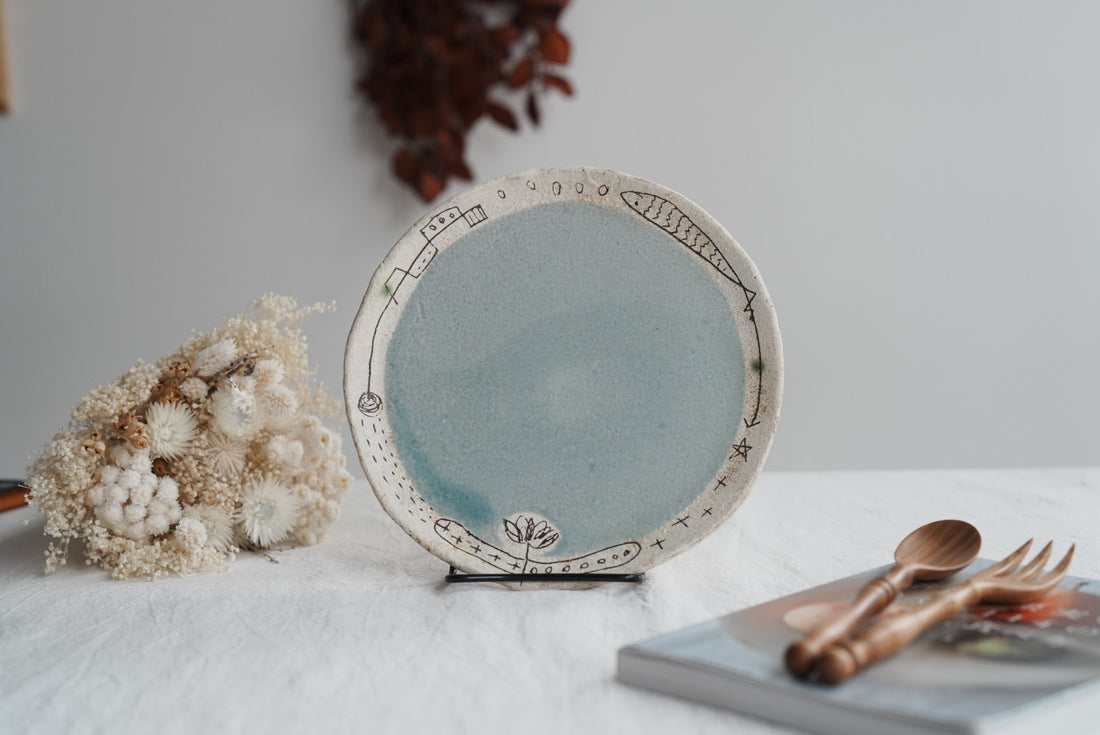 Akemi Suzuki 鈴木明美 - White Wall Plate 21cm AS03