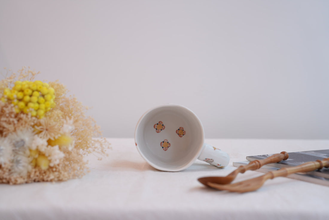 Hamasaka Naoko 浜坂尚子  Hand Painted Gold Deco Mug - HN07