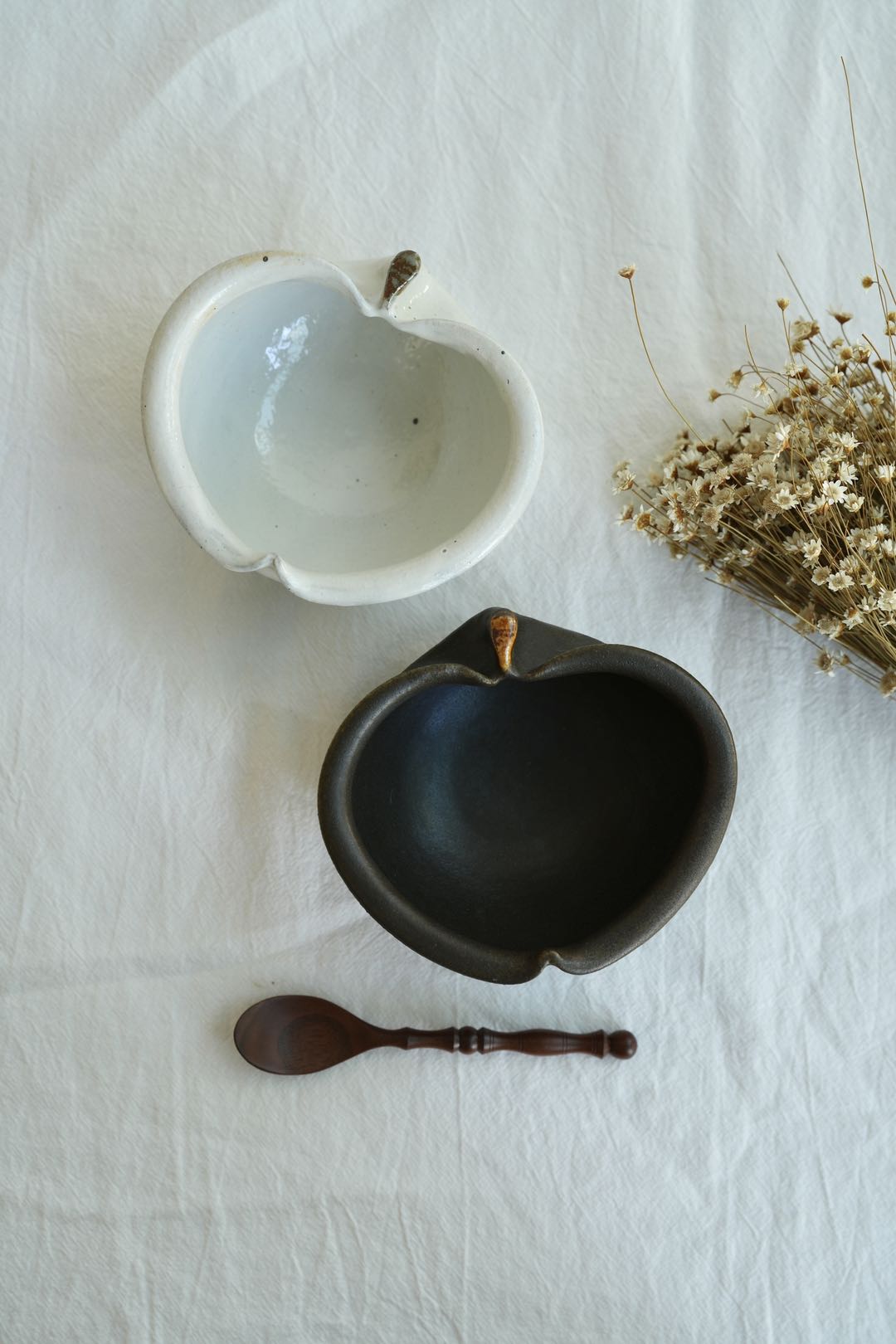 Hirokazu Furutani 古谷浩一 - Dark Brown Apple Shaped 14cm Bowl HF06