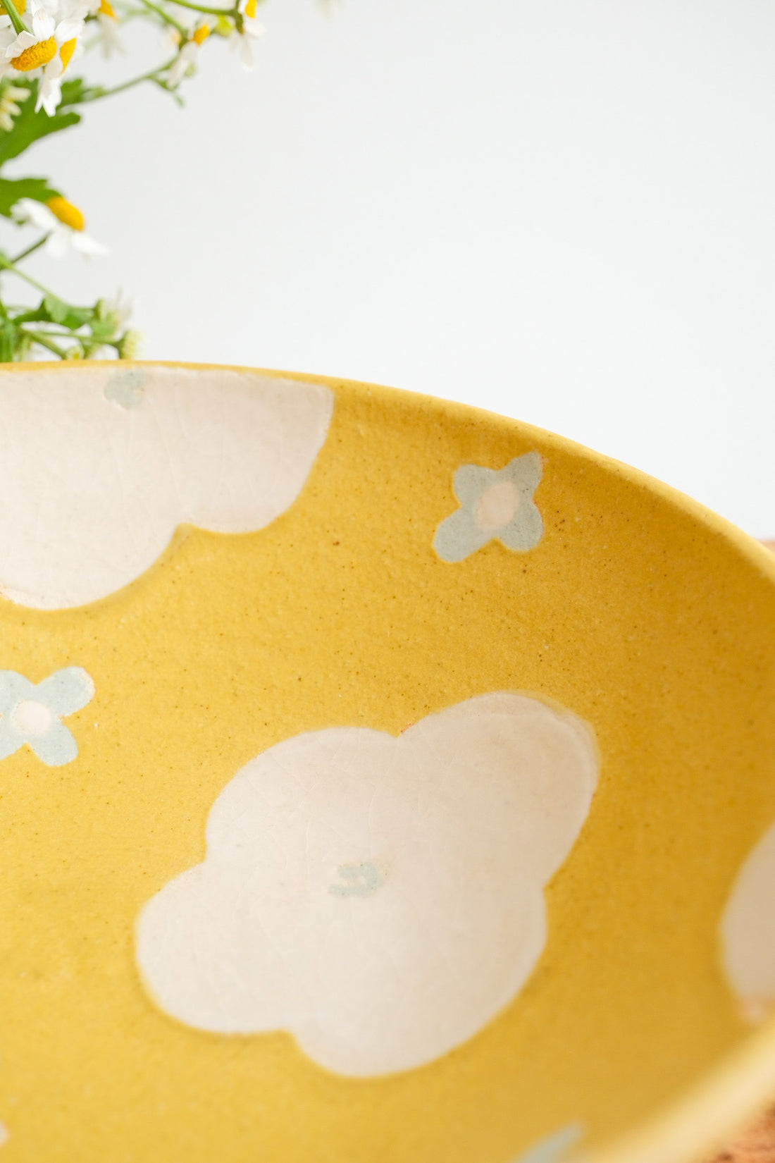 Makiko Okizawa 冲澤真纪子- White Flower Medium Bowl MA11