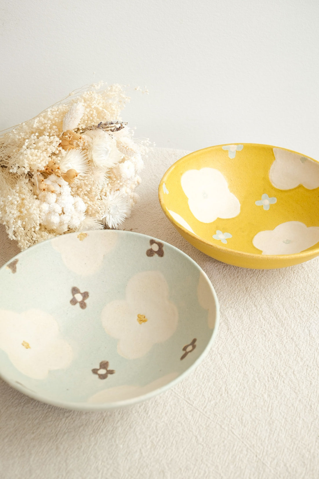 Makiko Okizawa 冲澤真纪子- White Flower Medium Bowl MA11