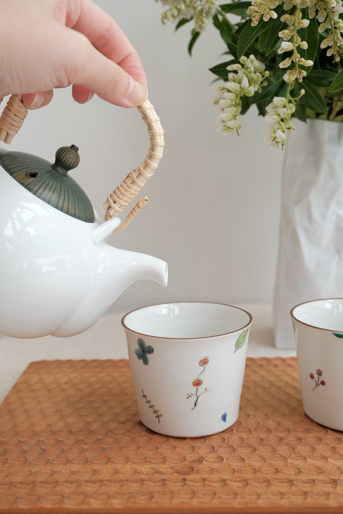 Minoware Tableware - Teapot Handle on the top