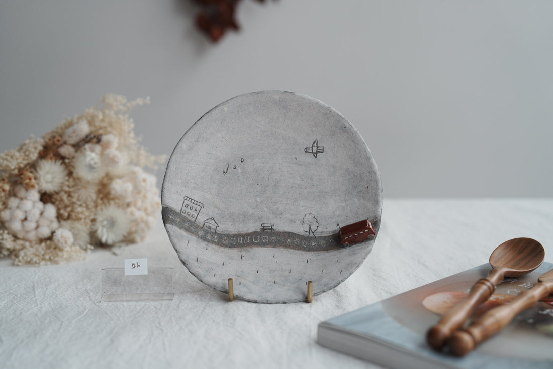 Akemi Suzuki 鈴木明美 - Road Collection Red Car 15cm Plate AS18