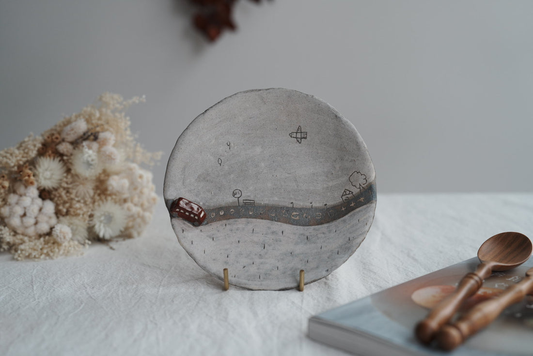 Akemi Suzuki 鈴木明美 - Road Collection Red Car 15cm Plate AS18